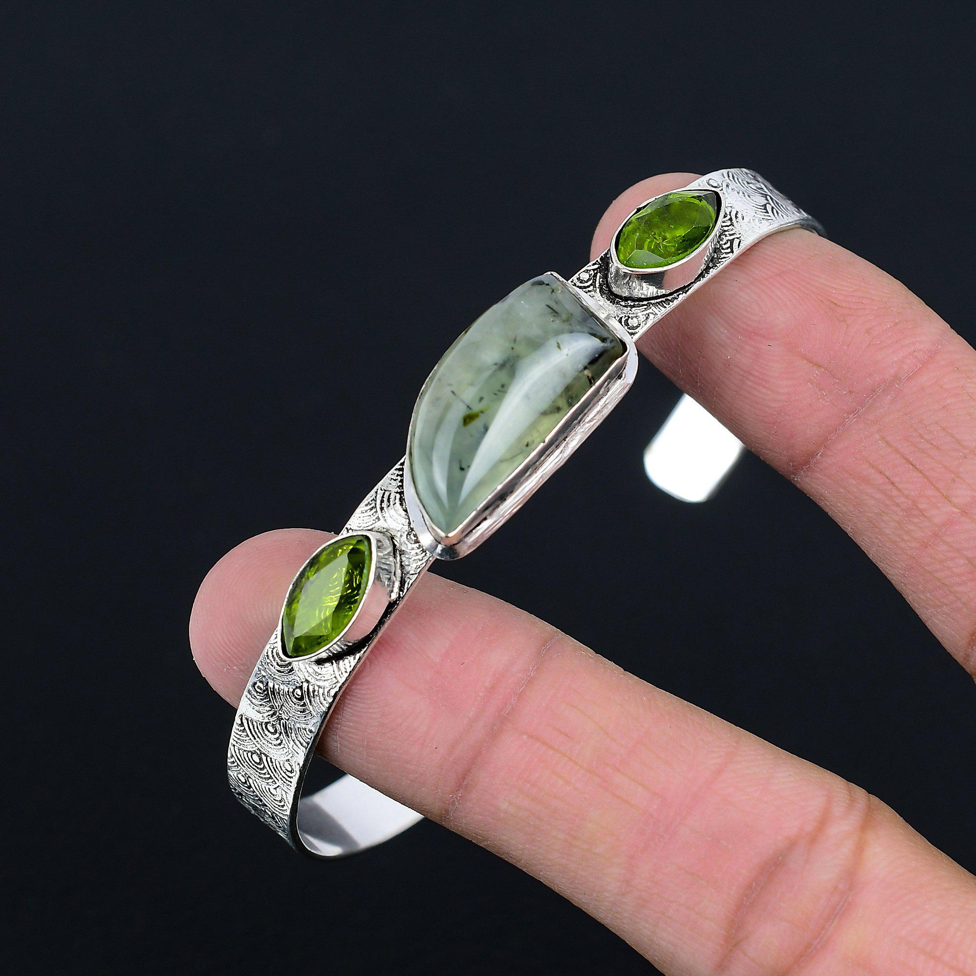 Tochtertags-Aktion: Armreif aus Sterlingsilber mit natürlichem Moos, Prehnit und Peridot