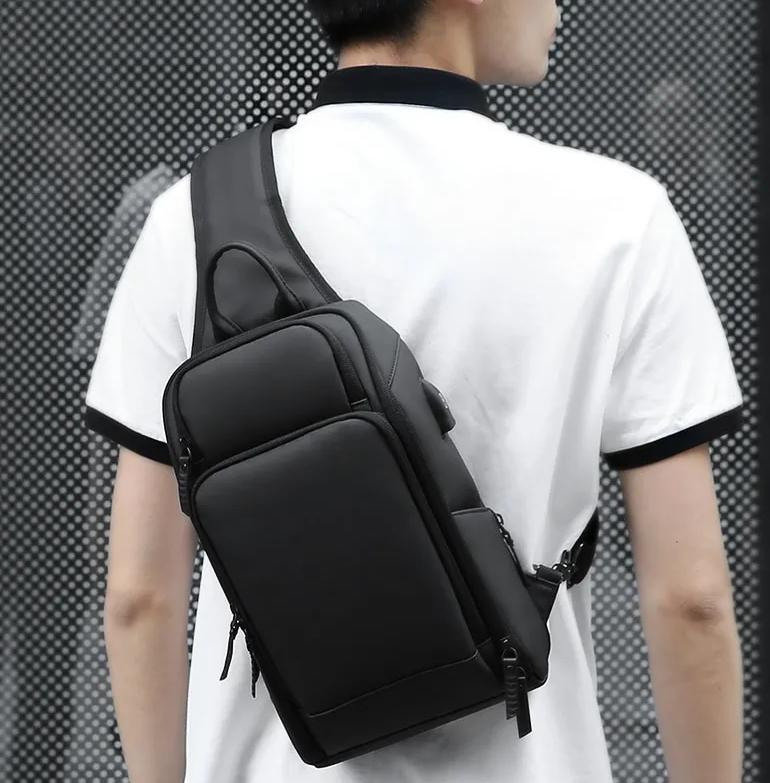 Outwalk Geantă Crossbody Nouă pentru Bărbați, la Modă, 9,7 Inch, Multifuncțională, Geantă de Piept, Geantă de Călătorie Sport în Aer Liber