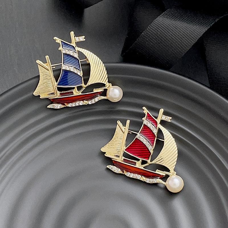 Exquisite Rhinestone Blue Sailboat Brooches For Women Men Elegant Luxury Pearl Boat Brooch Pins Office Party Jewelry Gifts