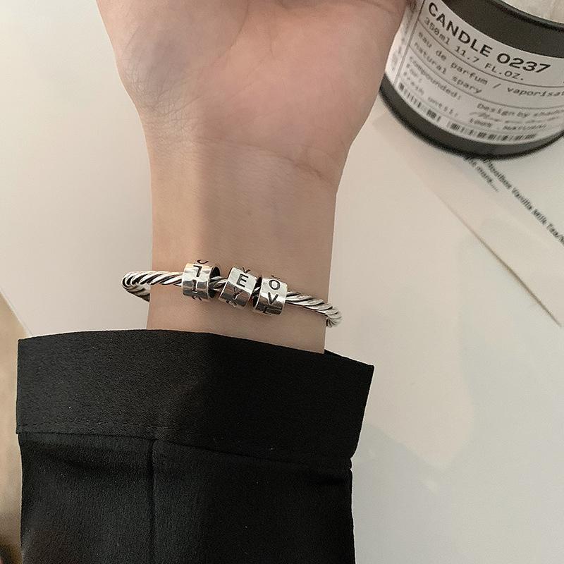 ANENJERY Buchstaben-Kreis-Armband, Armreifen für Damen und Herren, Liebhaber-Manschettenarmreif, Valentinstagsgeschenk