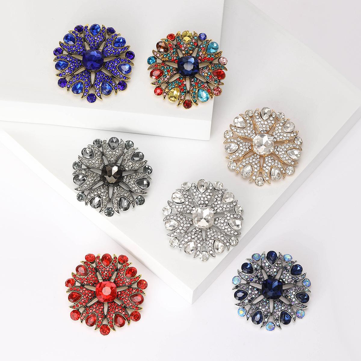 Shinning Round Flower Brooch Women Rhinestone Palace Style Party Office Corsage Pin Gifts