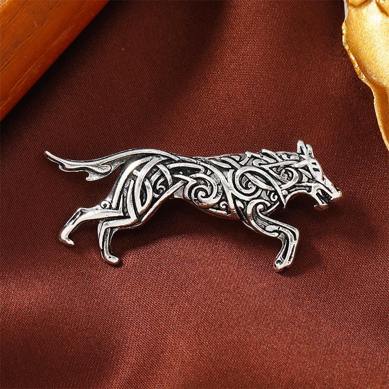 Retro Domineering Men'S Wolf Head Brooch Old Electroplated Alloy Blazer Accessories Personalized Animal Wolf Pin Now