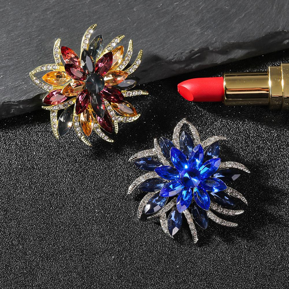 Broche Fleur de Luxe Épinglette pour Femme Accessoires de Costume Bijou Cristal Simple Broche Tournesol