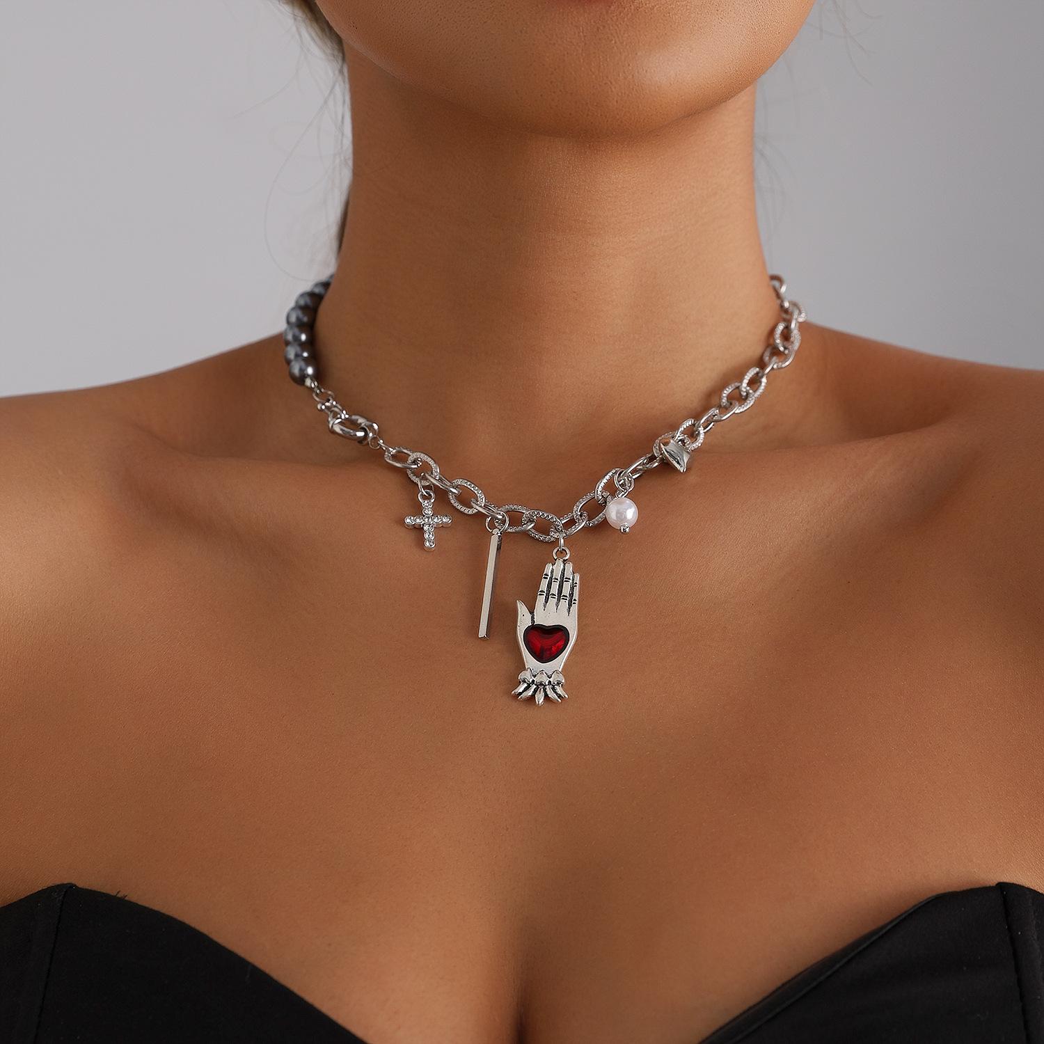 Palm Heart Pendant Necklace Women's Hip-hop Punk Style Accessories