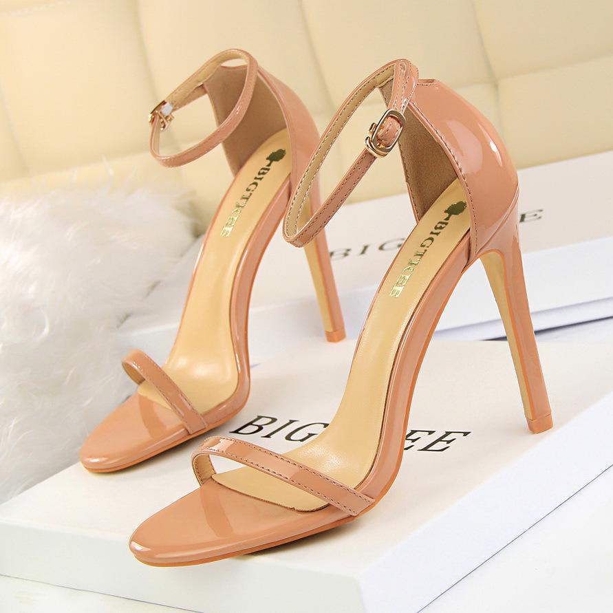 Bigtree Moda feminina verão 11cm salto super alto couro envernizado dedo do pé aberto sandálias de uma linha sexy salto alto