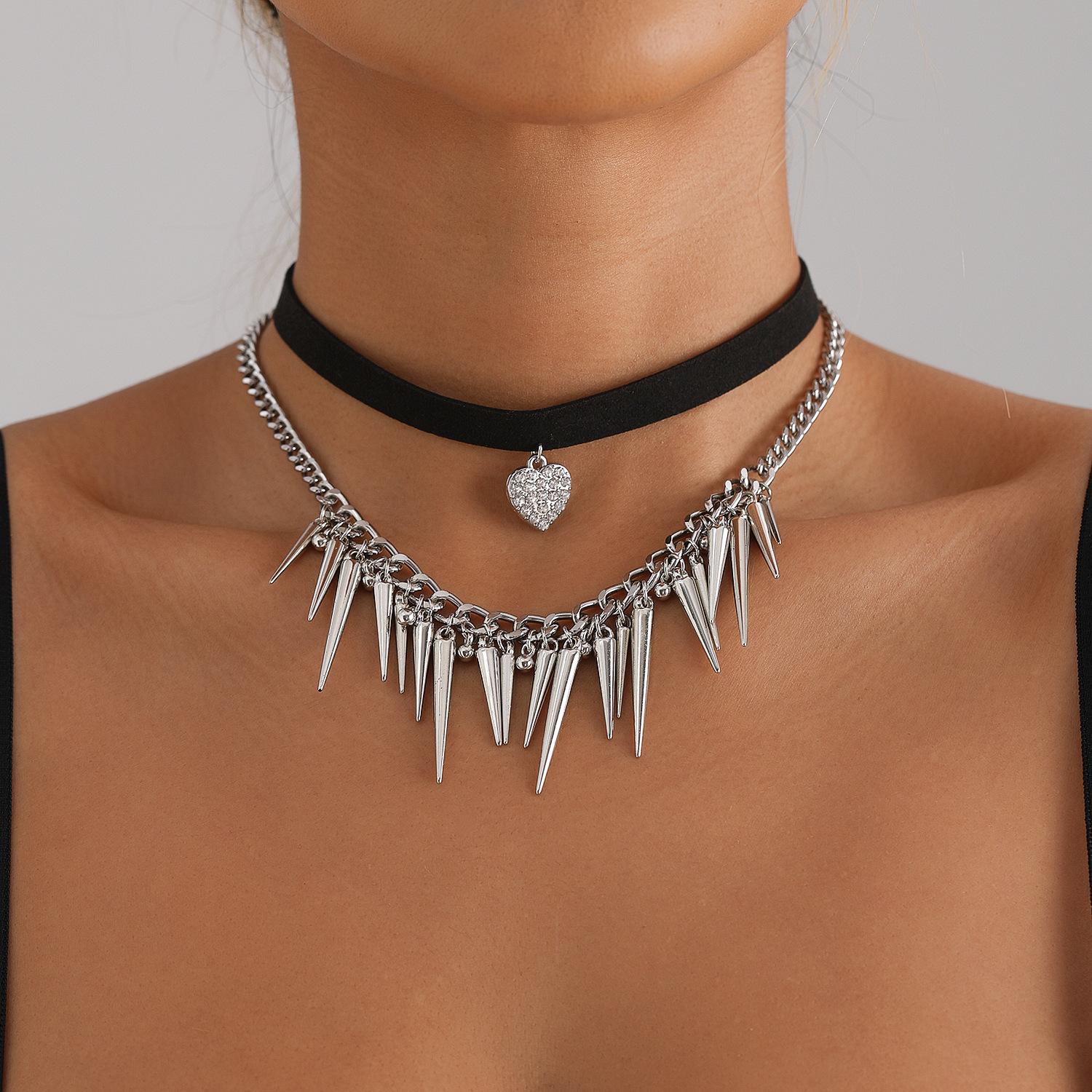 Heart Pendant Punk Tapered Rivet Collarbone Chain Necklace Y2k Girl Jewelry Accessories