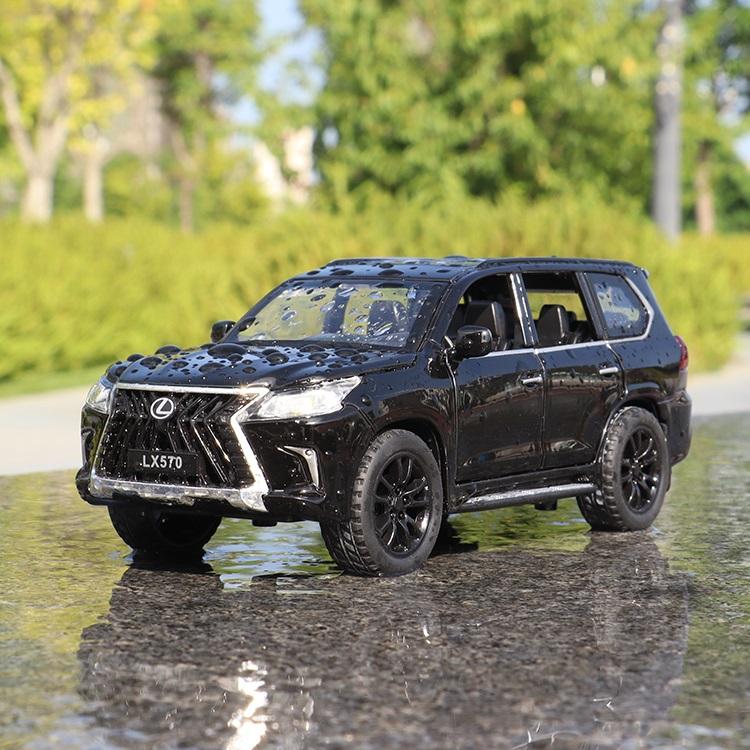 Lexus LX570 didelio visureigio modeliavimas, liejimo ir žaislinių transporto priemonių garsai ir šviesa, traukiamas atgal 1:32 Lydinio kolekcijos modelis