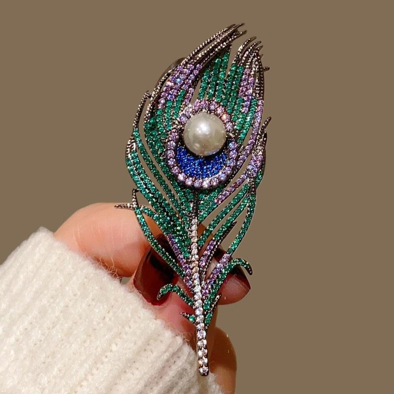 Luxury Crystal Peacock Fledge Brooch Vintage Cheongsam Corsage Blazer Clothing Jewelry Accessories Wedding Badge