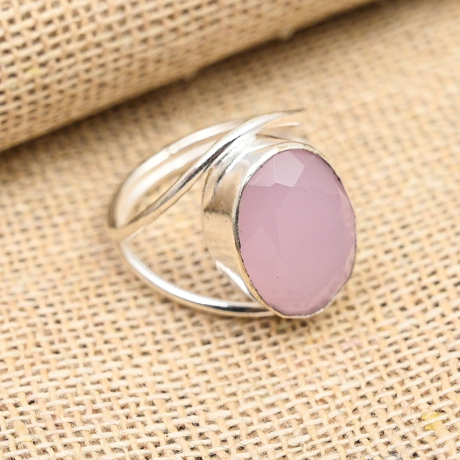 Aufwändiger rosa Chalcedon-Edelstein, handgefertigter Ringschmuck aus 925er Sterlingsilber