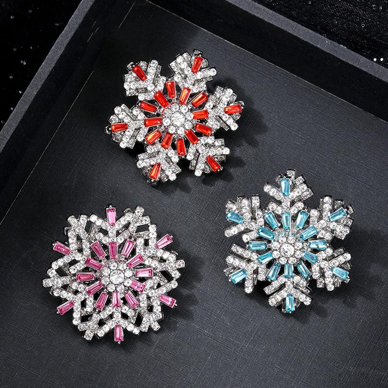 Christmas Snowflake Brooch Pins for Women Unisex Winter Flowers New Year Party Corsage Gifts