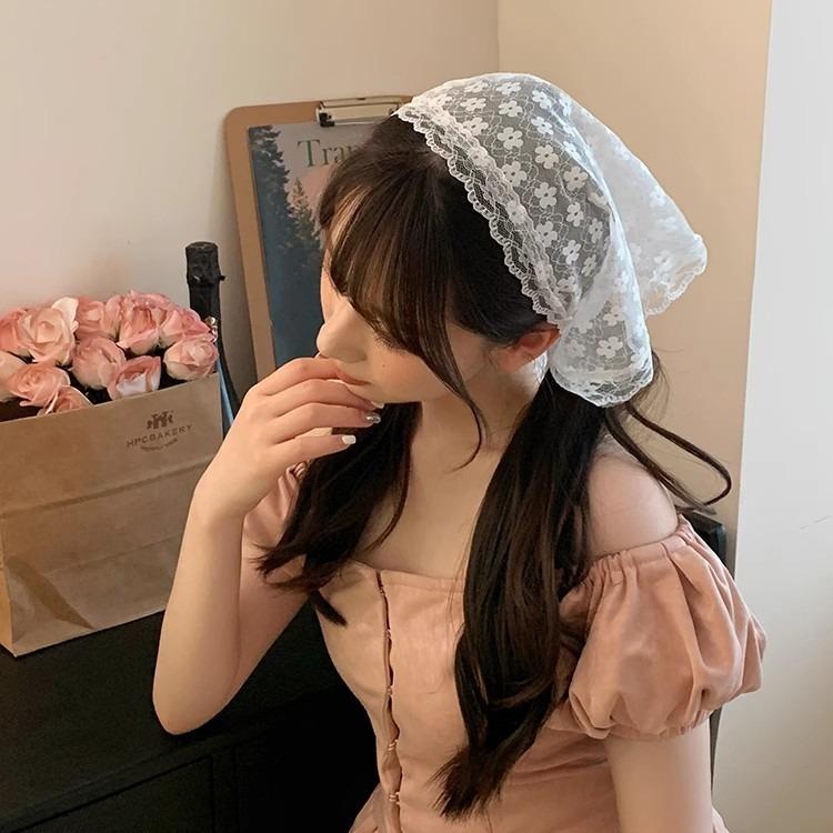 Krajka Květina Elegantní Temperament Krajka Ženská Květina Bílá Sladká Trojúhelníková Šála Tenká Prodyšná Stuha Umělecký Styl Cestovní Foto