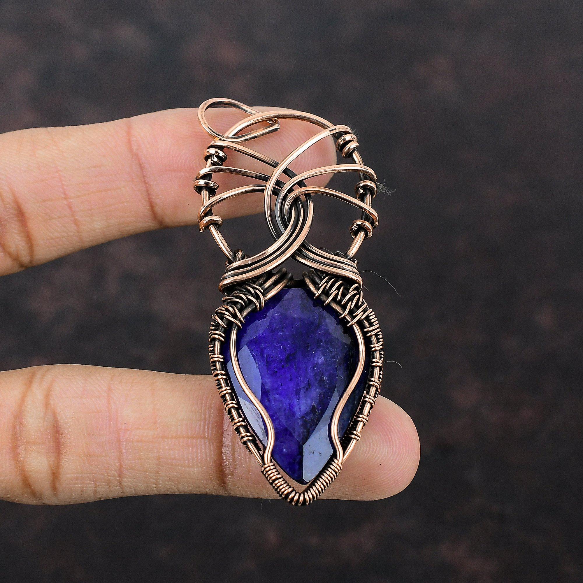 Pandantiv Safir Albastru Fațetat Pandantiv Înfășurat în Sârmă de Cupru Piatră Prețioasă Originală Bijuterii din Cupru Bijuterii Handmade Înfășurate în Sârmă Pandantiv Pentru Femei