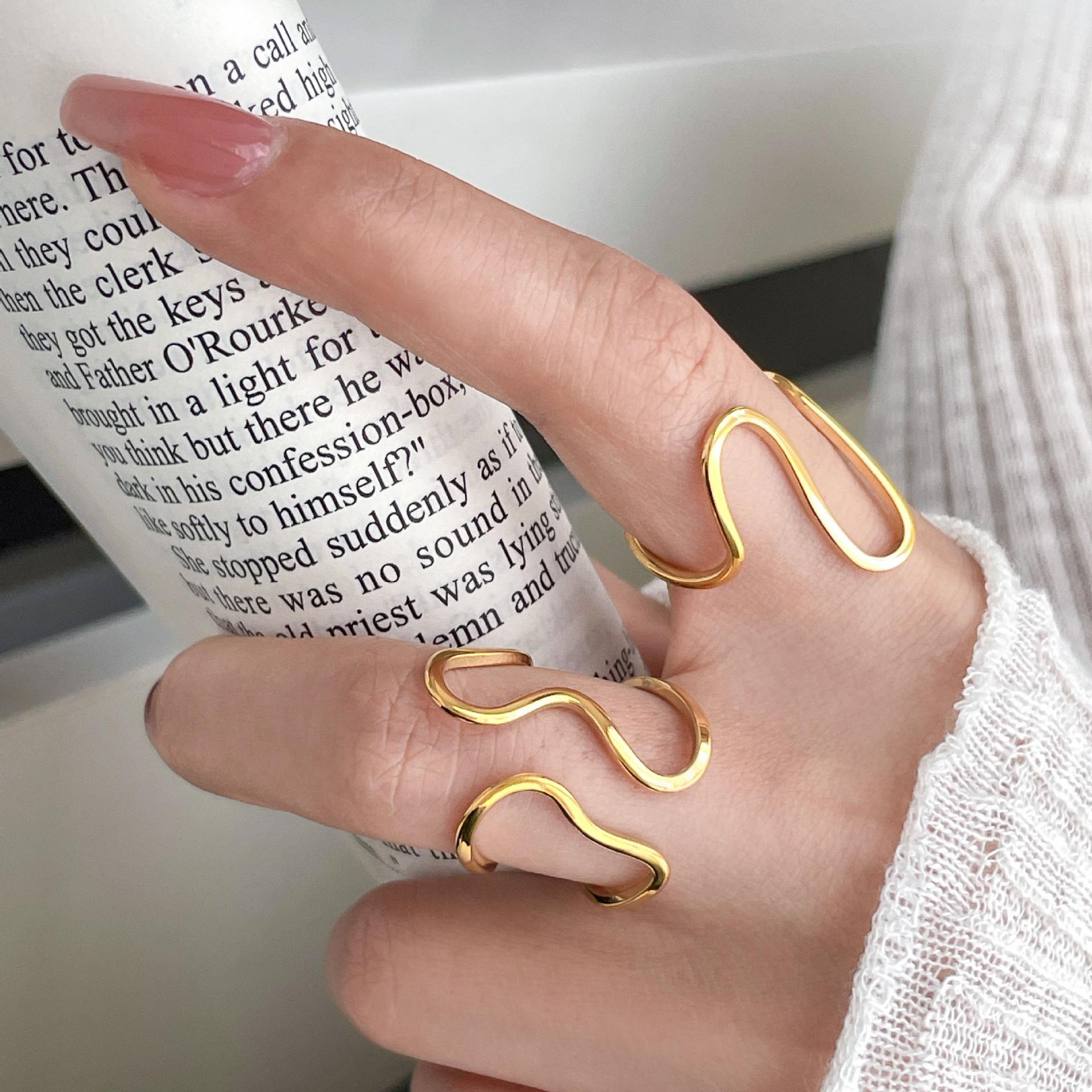 New Uworld Unique Original Stainless Steel Gold Color Ring Colorfast Popular Party Personalized Exaggerated Charms Jewelry Wome