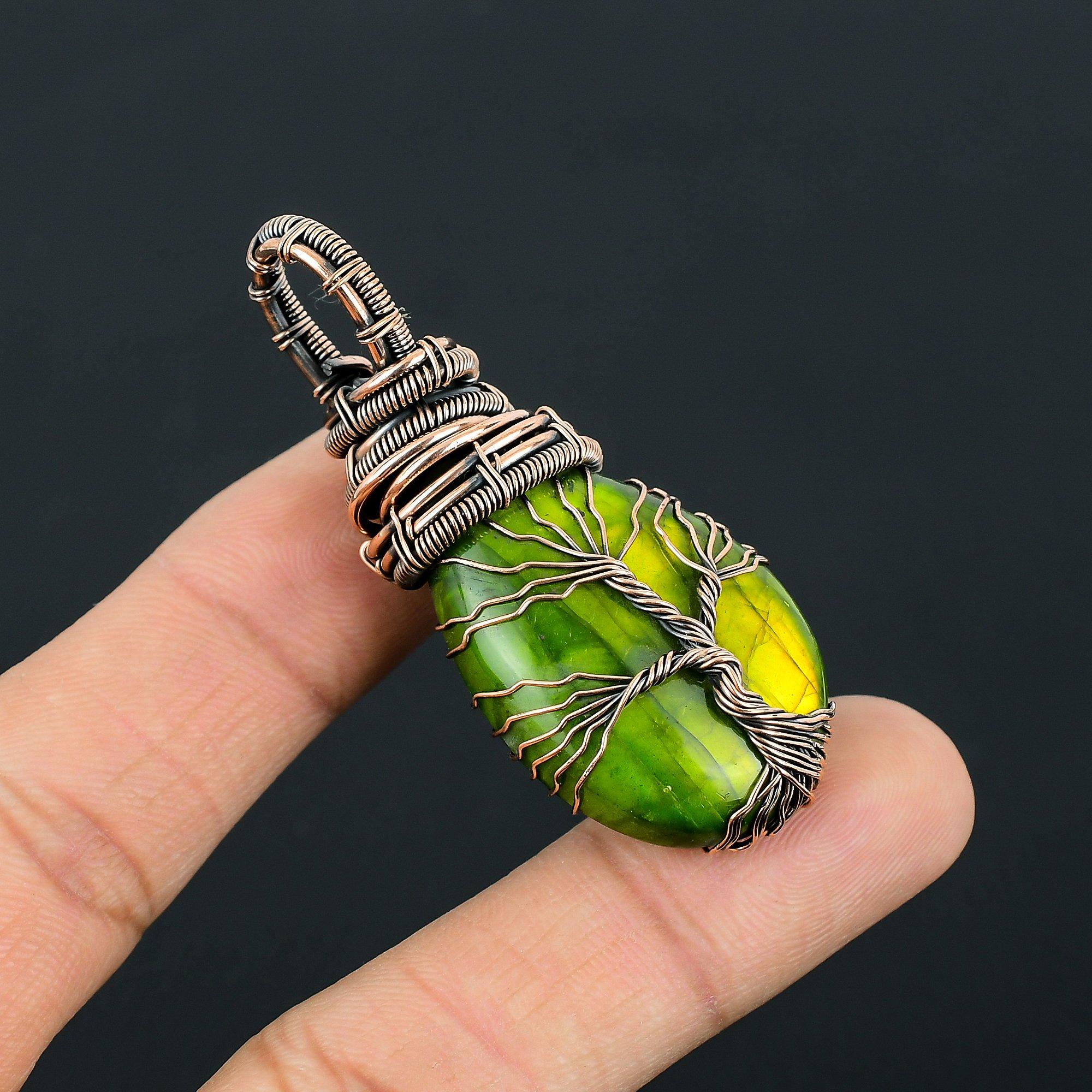 Lavish Green Labradorite Gemstone Handmade Pure Copper Wire Wrap Jewelry Pendant