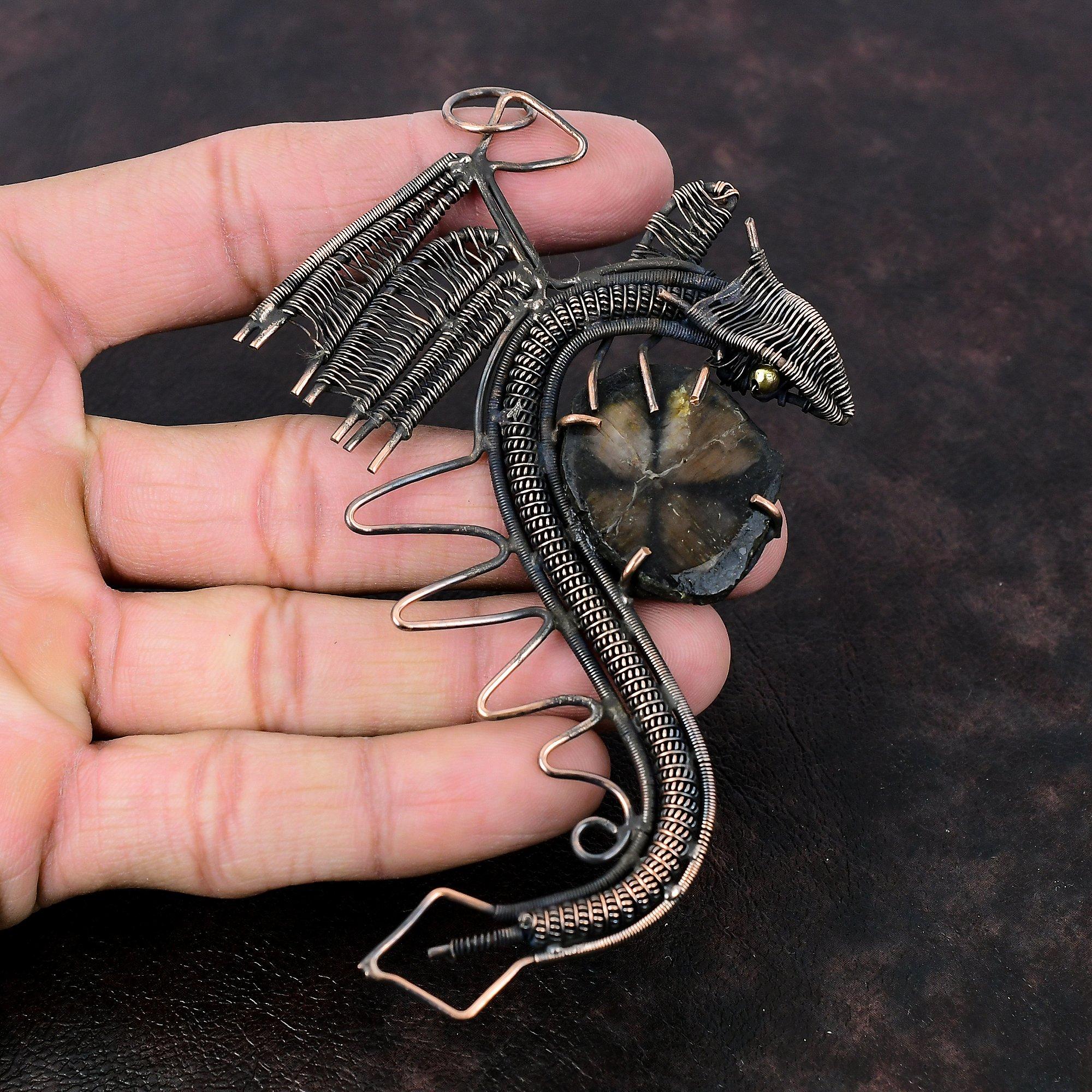 Chiastolith Anhänger Kupferdraht umwickelter Anhänger Drachen Design Anhänger Handgefertigter Schmuck Edelstein Anhänger Antiker Kupferschmuck Geschenk für Ehefrau