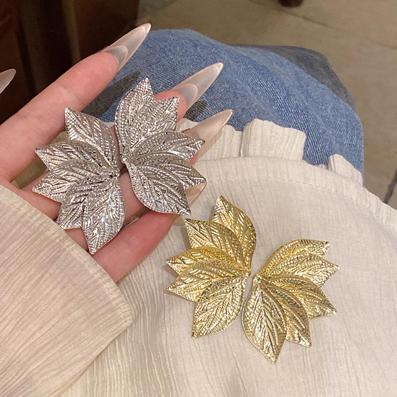 Light Luxury Fashion Advanced Feeling Exaggerated Leaf Texture Flower Earrings For Women