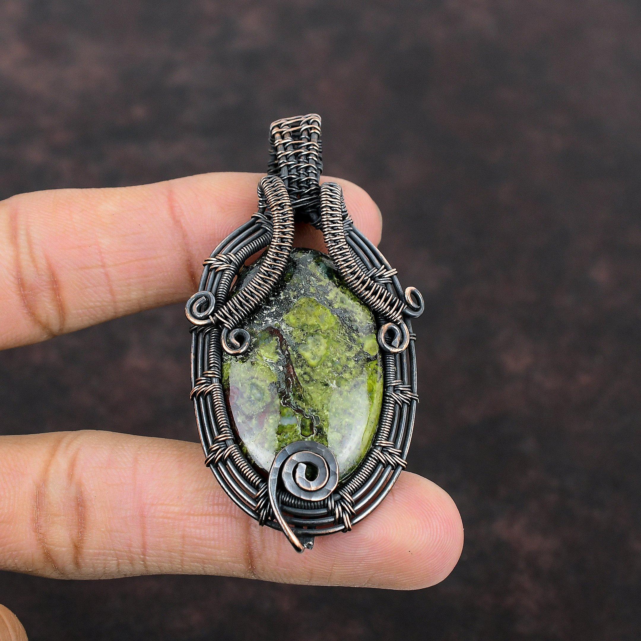 Pendentif Pierre de Sang de Dragon Fil de Cuivre Enroulé Bijoux Fait Main Pendentif Pierre Précieuse Pendentif Enveloppé de Fil de Cuivre Bijoux Pierre de Sang de Dragon Pour Cadeau