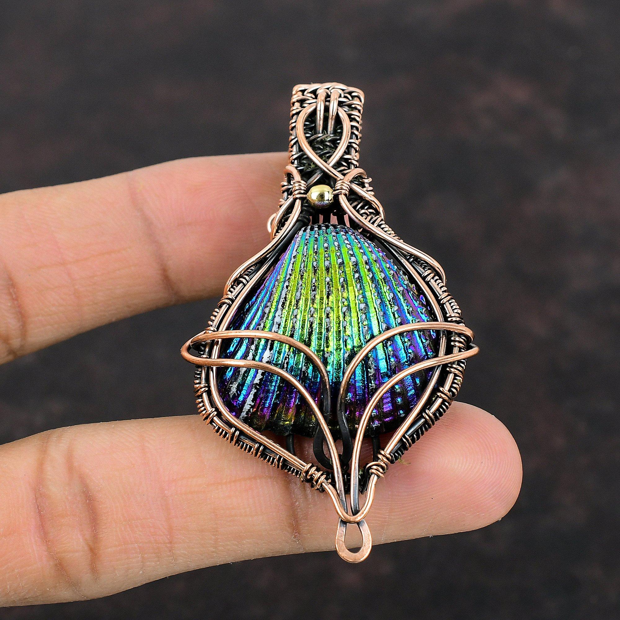 Pandantiv Cochilie Acoperit cu Titan Pandantiv cu Piatră Prețioasă Înfășurat în Sârmă de Cupru Bijuterii Uimitoare Înfășurate în Sârmă Pandantiv Unic Făcut Manual Bijuterii din Cupru Pentru Cadou