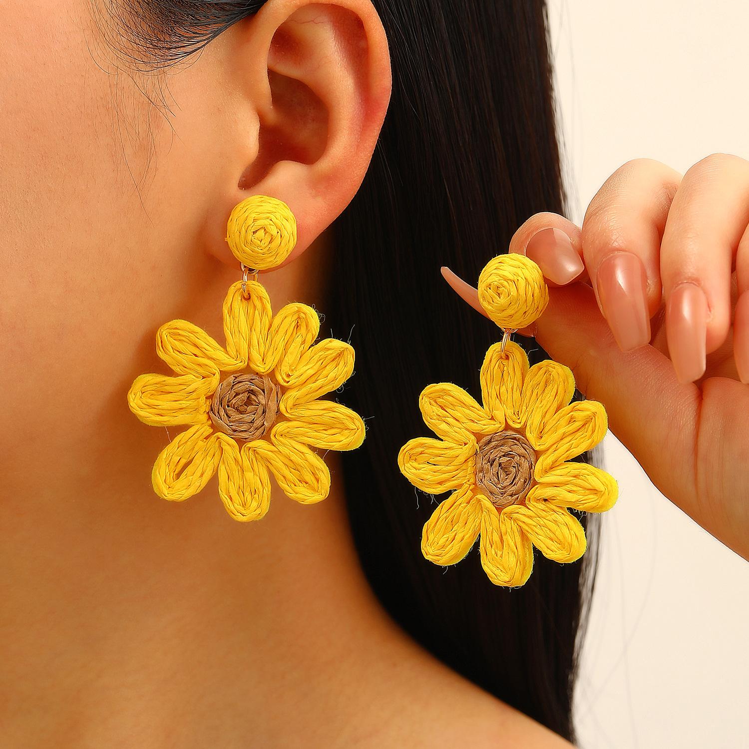 Summer Flower Earrings For Women Dopamine Vacation Style Exaggerated Starfish Earrings Hand Woven Lafite Grass Earrings For Women