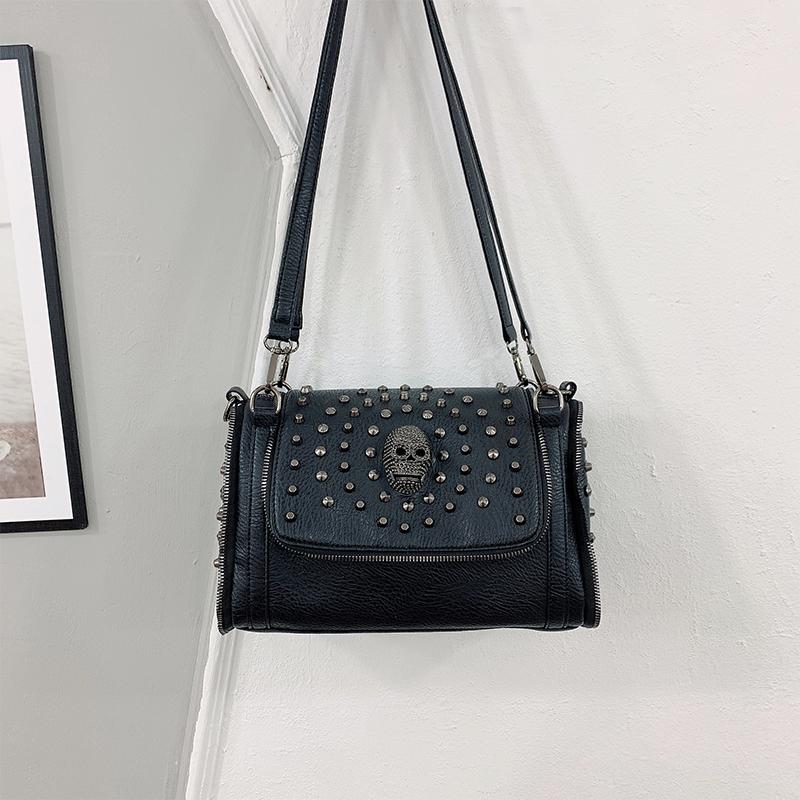 Sexy Niet Schulter Taschen Weibliche Luxus Designer Punk Schädel Gothic Stil Frauen Handtaschen Große Kapazität Messenger Taschen