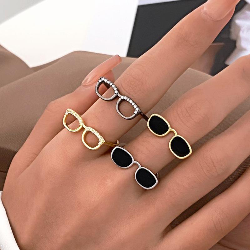Interessanter Hip-Hop-Fingerring mit schrulligem Design, personalisierte Kreativität, Mini-Fingerbrillenring, verstellbare Öffnung, Fingerring für Paare