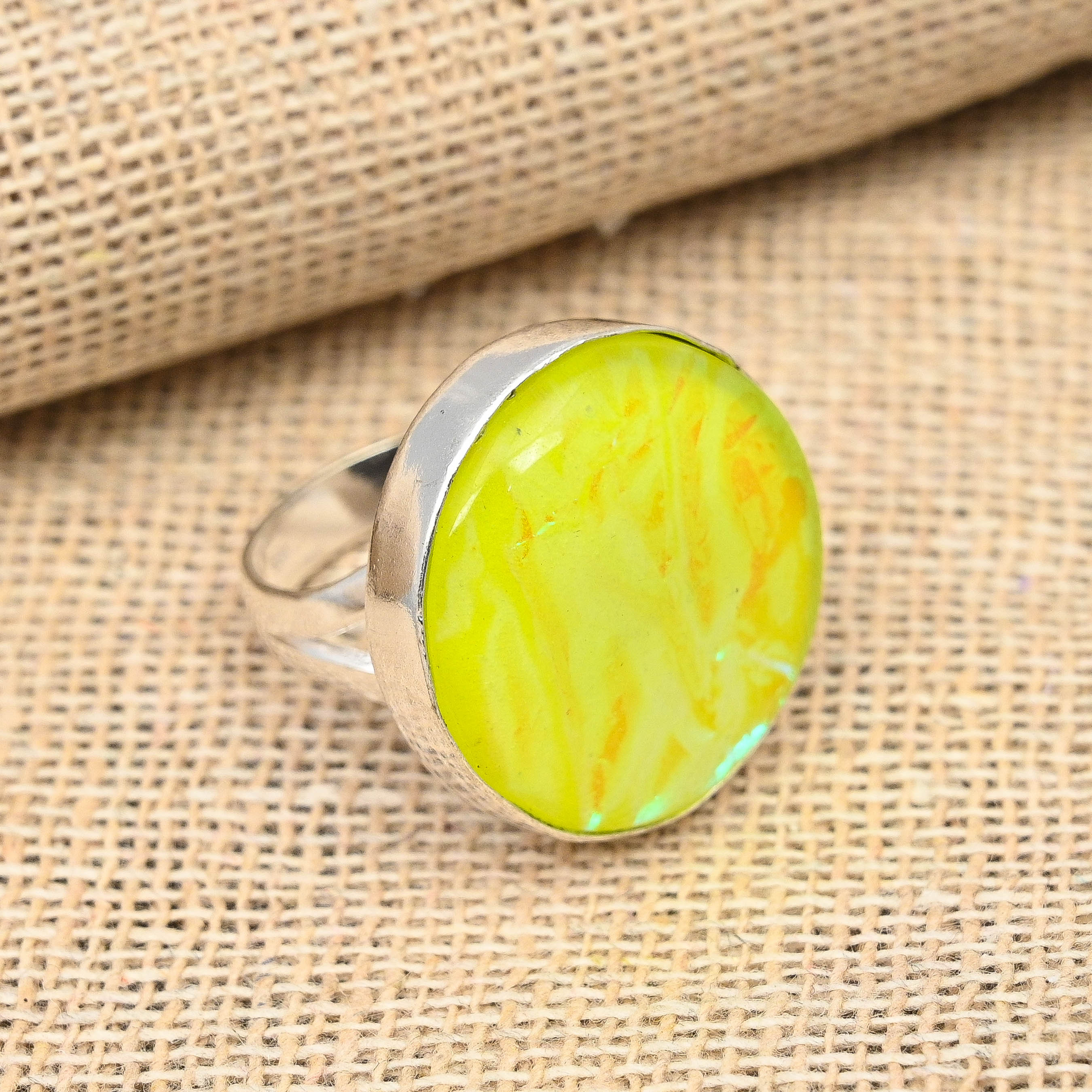 Anillo de plata de ley 925 con piedra preciosa de ópalo triplete australiano amarillo hecho a mano