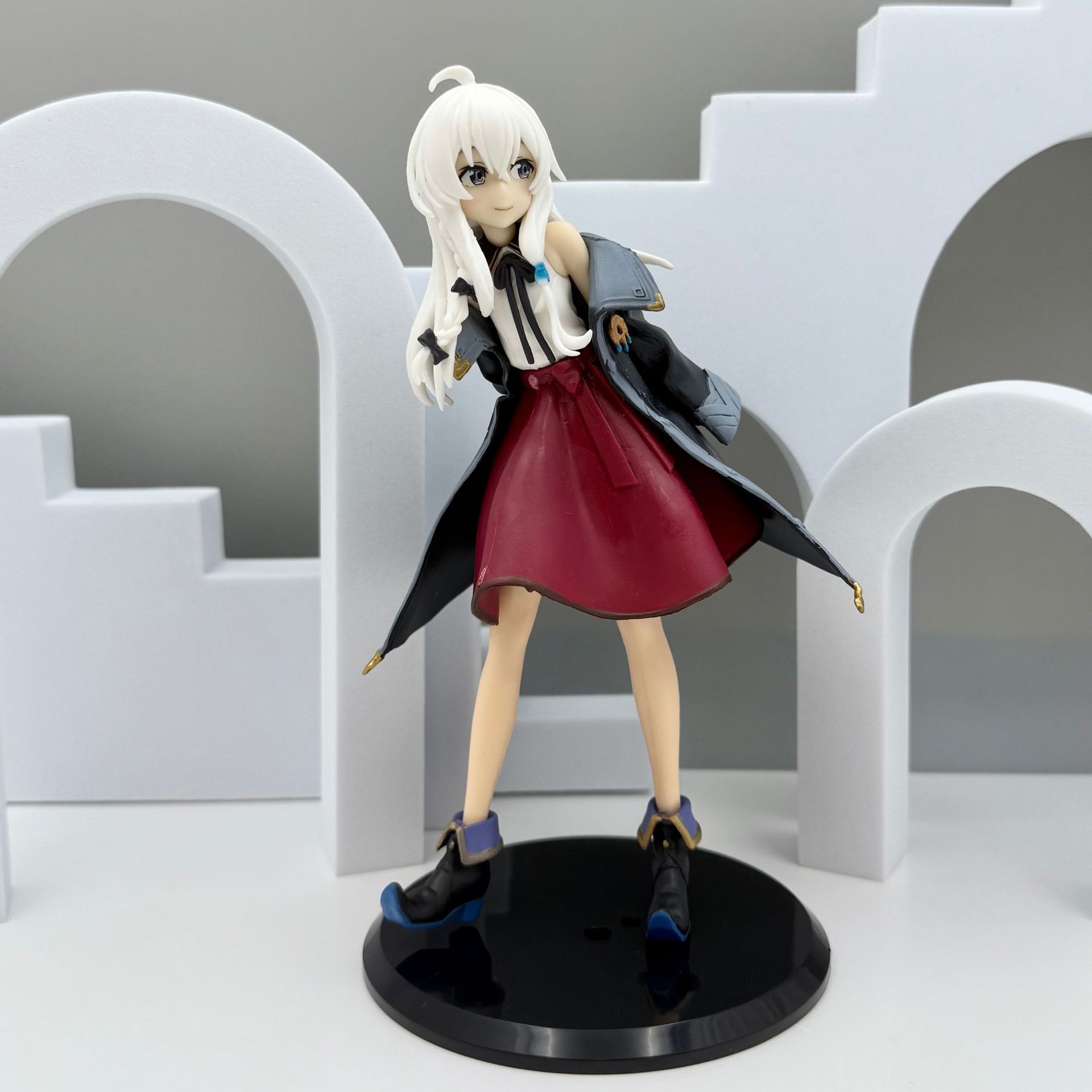 Wandering Witch The Journey of Elaina Anime Girl Action Figurine Desktop Decoration Boy Toy