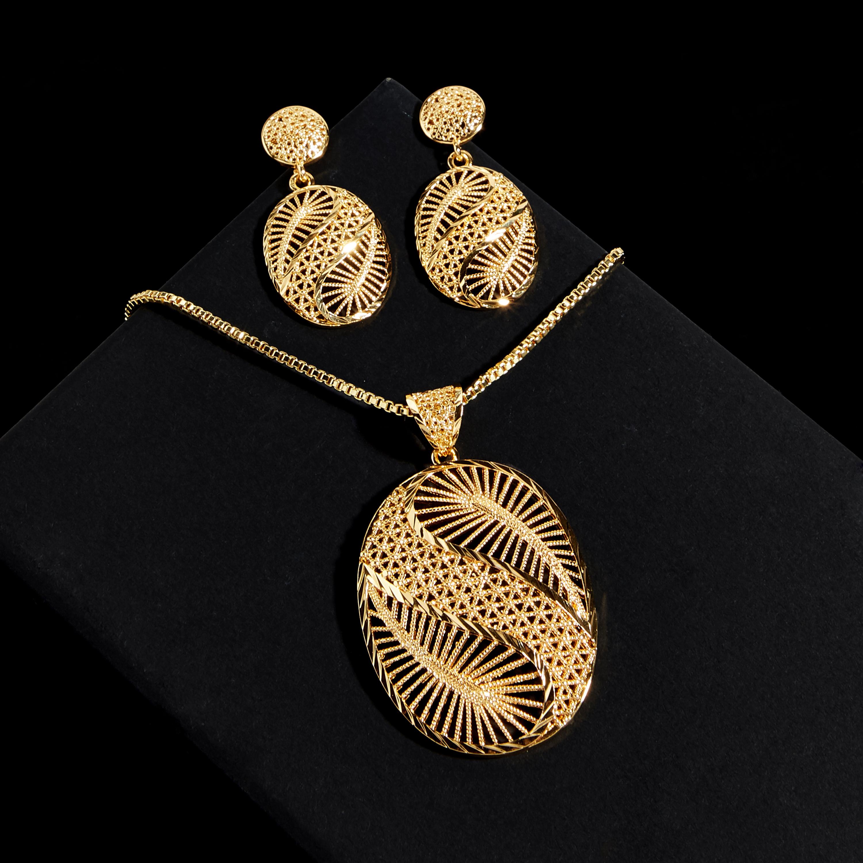 Set Bijuterii Oval Auriu Texturat CMM Colier cu Pandantiv Geometric Cercei Asortați Accesoriu Trendy pentru Femei Purtare Zilnică/Petrecere